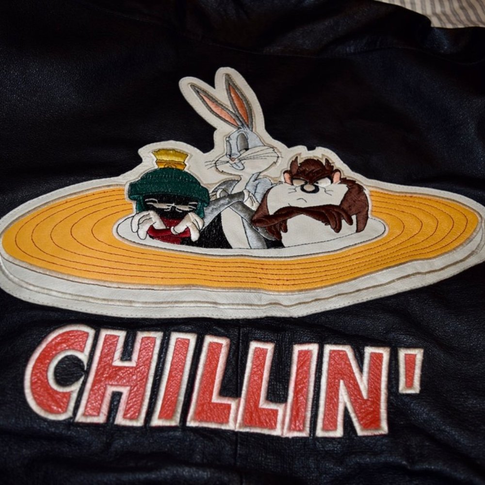 WARNER BROS🔥RARE🔥 VINTAGE LEATHER 1990'S LOONEY TUNES "JUST CHILLIN" JACKET XL - Picture 4 of 13